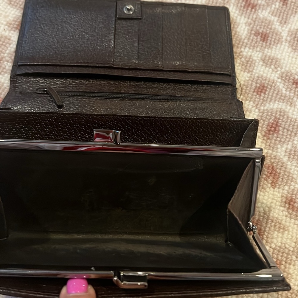 Authentic Gucci wallets - Picture 11 of 14